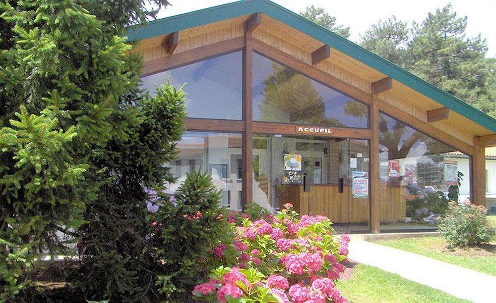 Domaine Du Pignada Hotel Boucau Exterior photo